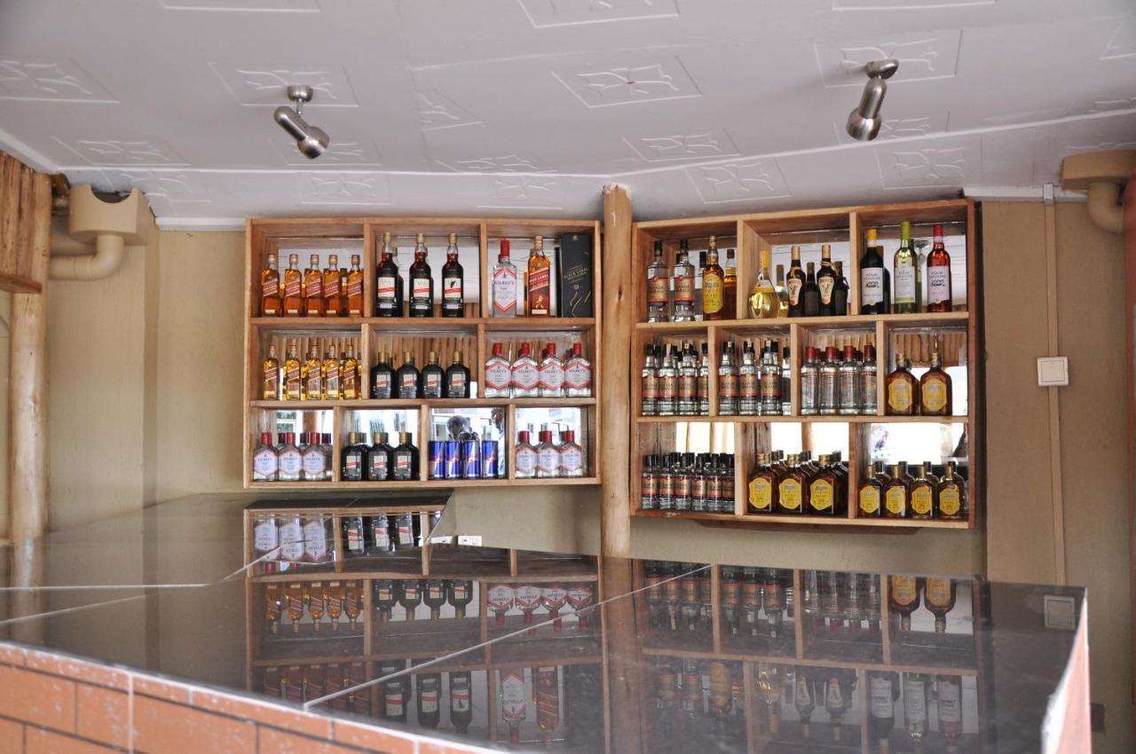 Golden View Hotel Ibanda Bagian luar foto