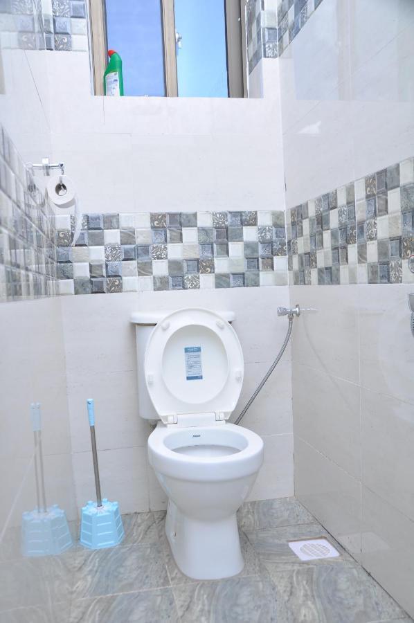 Golden View Hotel Ibanda Bagian luar foto