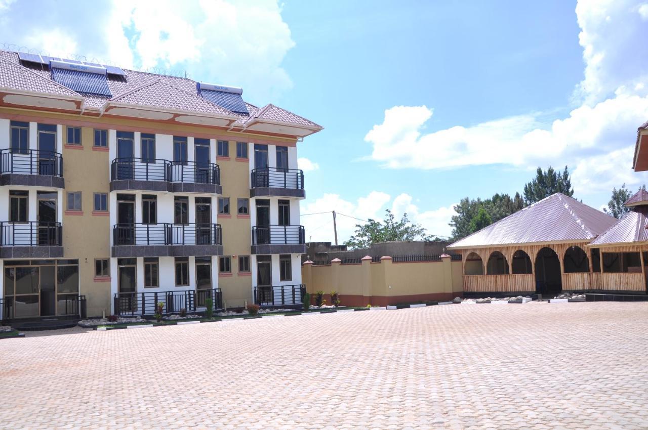 Golden View Hotel Ibanda Bagian luar foto