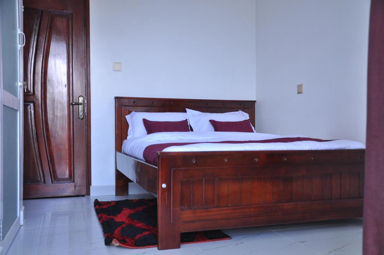 Golden View Hotel Ibanda Bagian luar foto