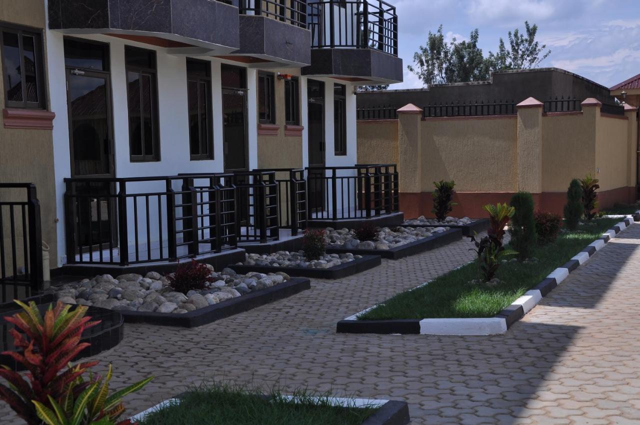 Golden View Hotel Ibanda Bagian luar foto
