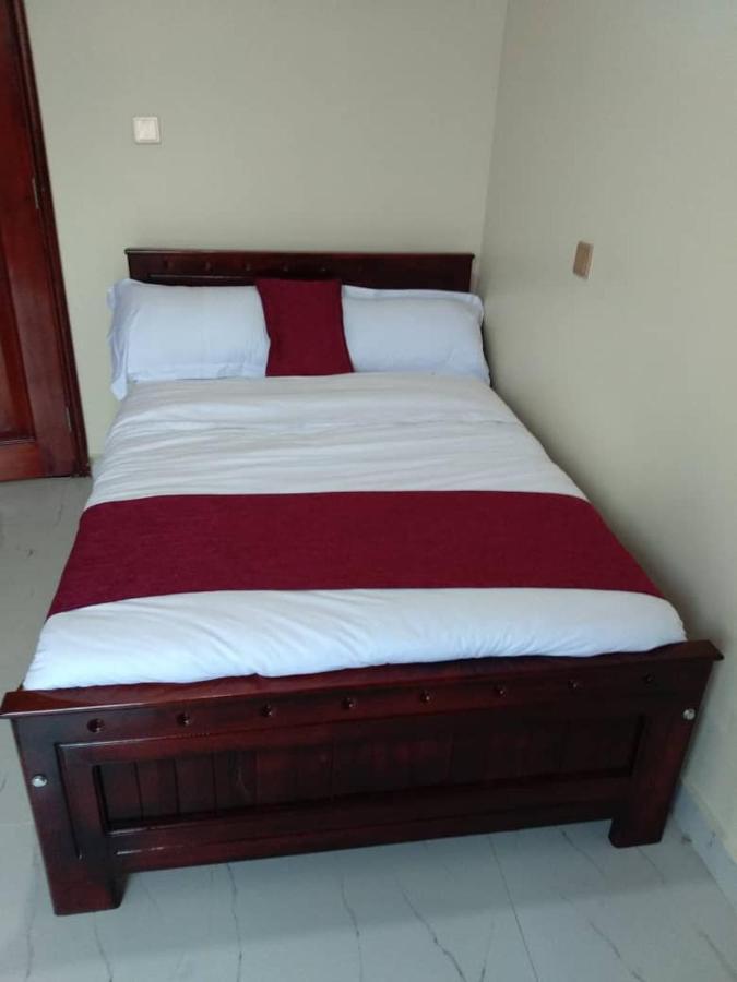 Golden View Hotel Ibanda Bagian luar foto